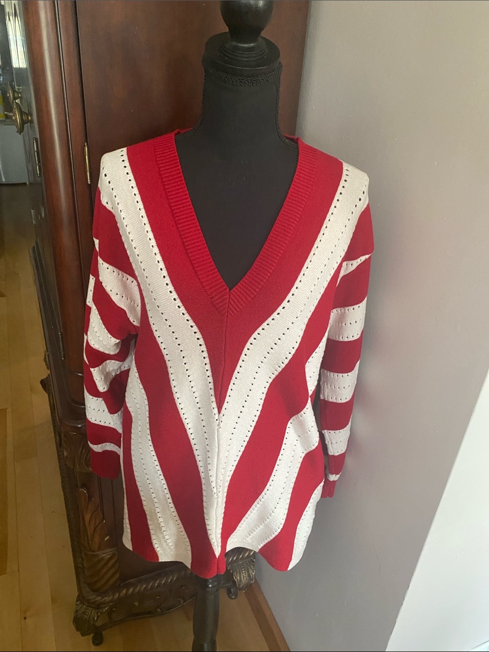 Striped V‑Neck Sweater in Red and White